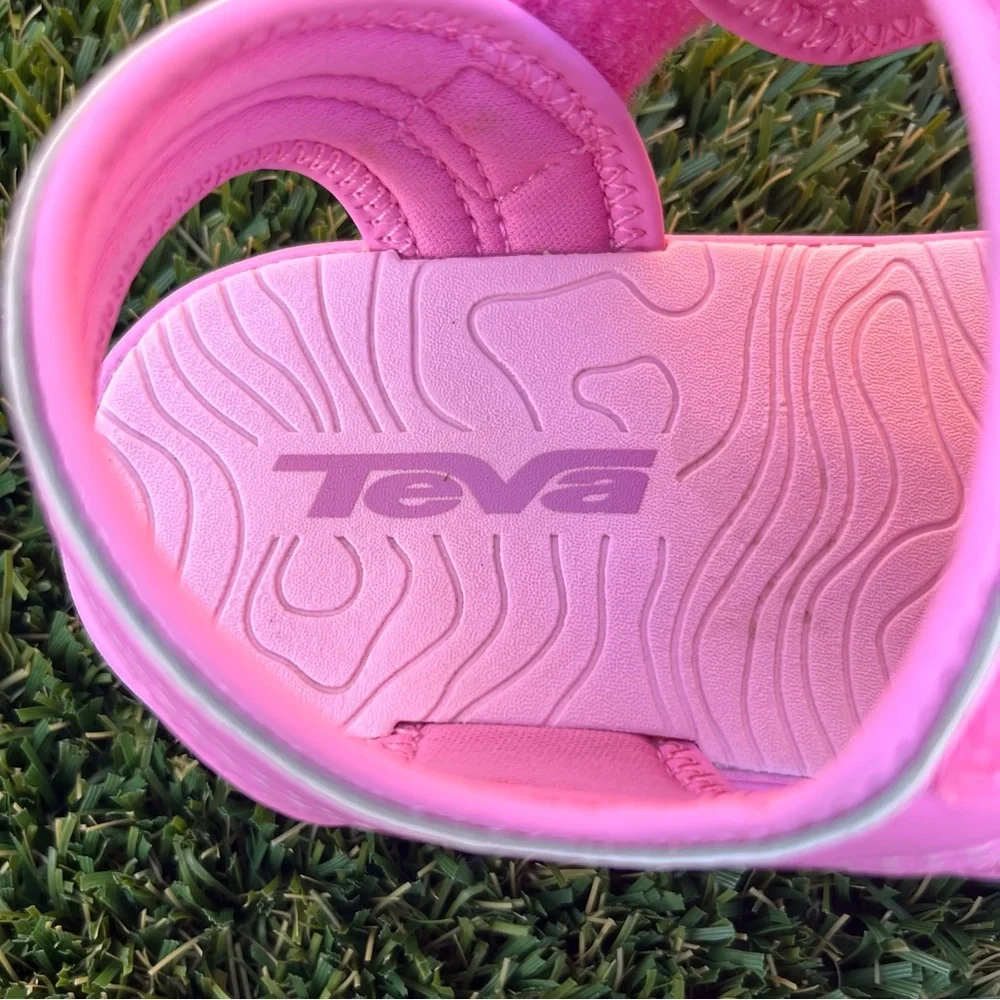 Pink Teva Water shoes - Picture 6 of 7